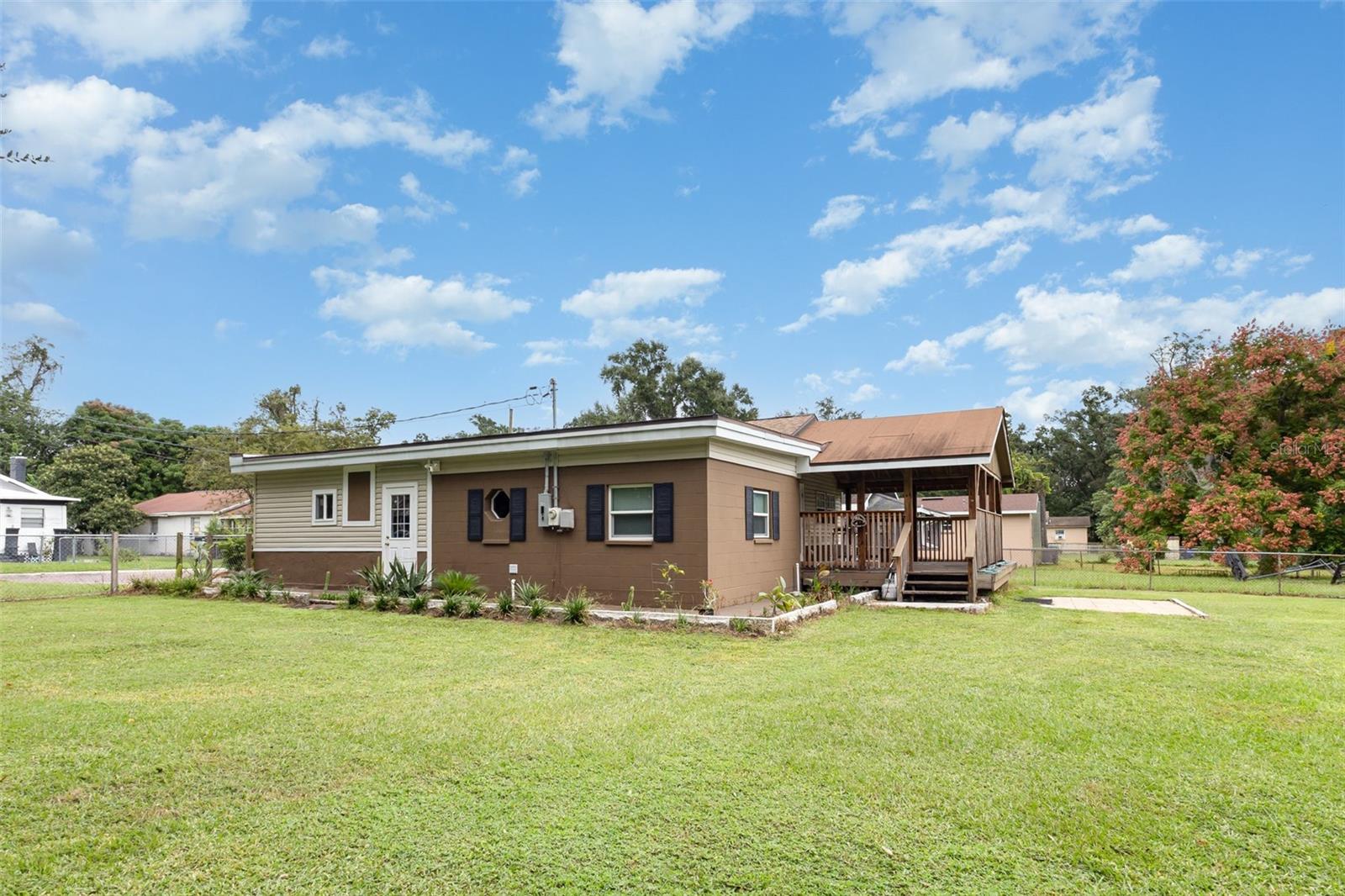 Image 28 of 36 For 932 Augusta Street