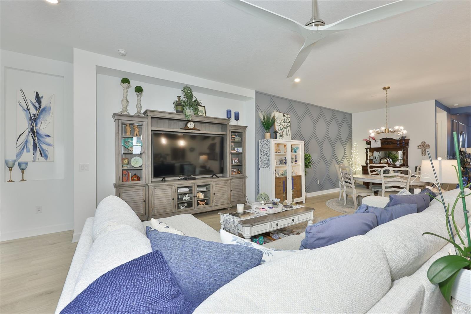 Image 13 of 58 For 5512 Caserta Court