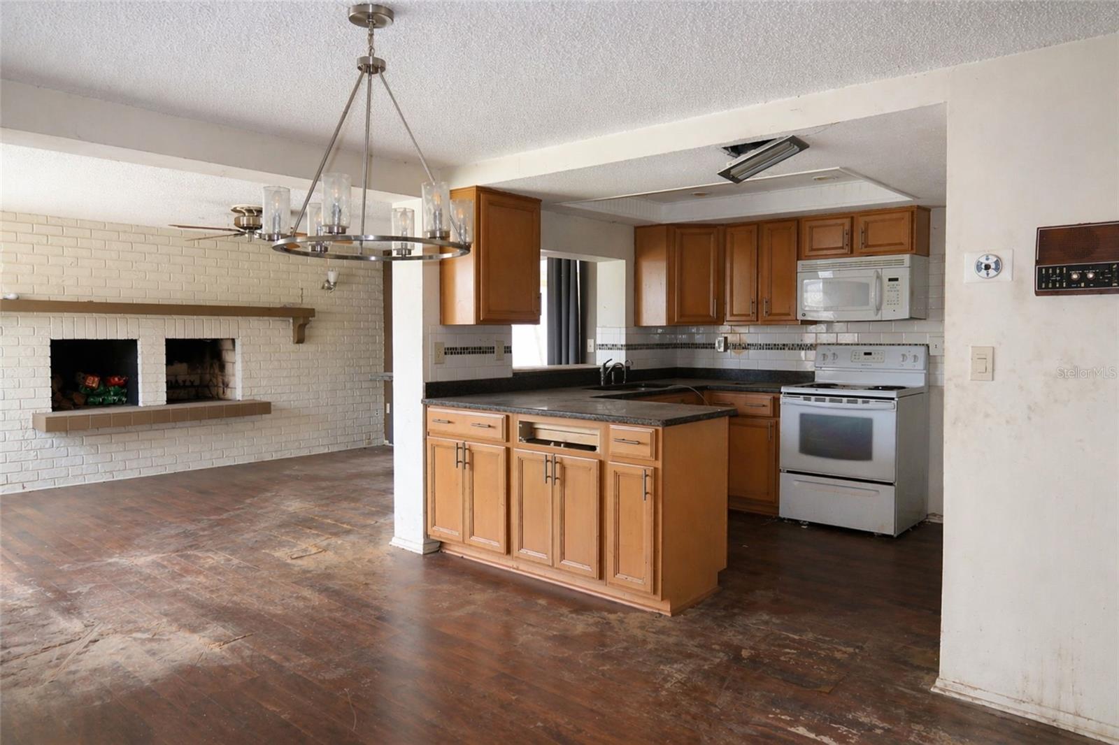 Image 3 of 12 For 4011 Grayton Drive