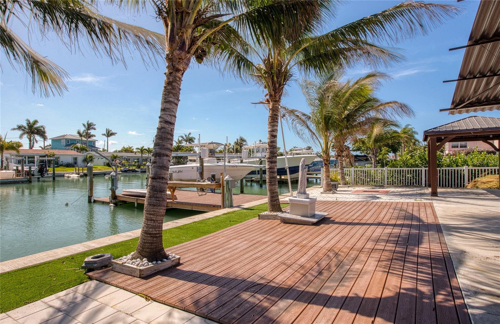 Image 11 of 46 For 551 Crystal Drive