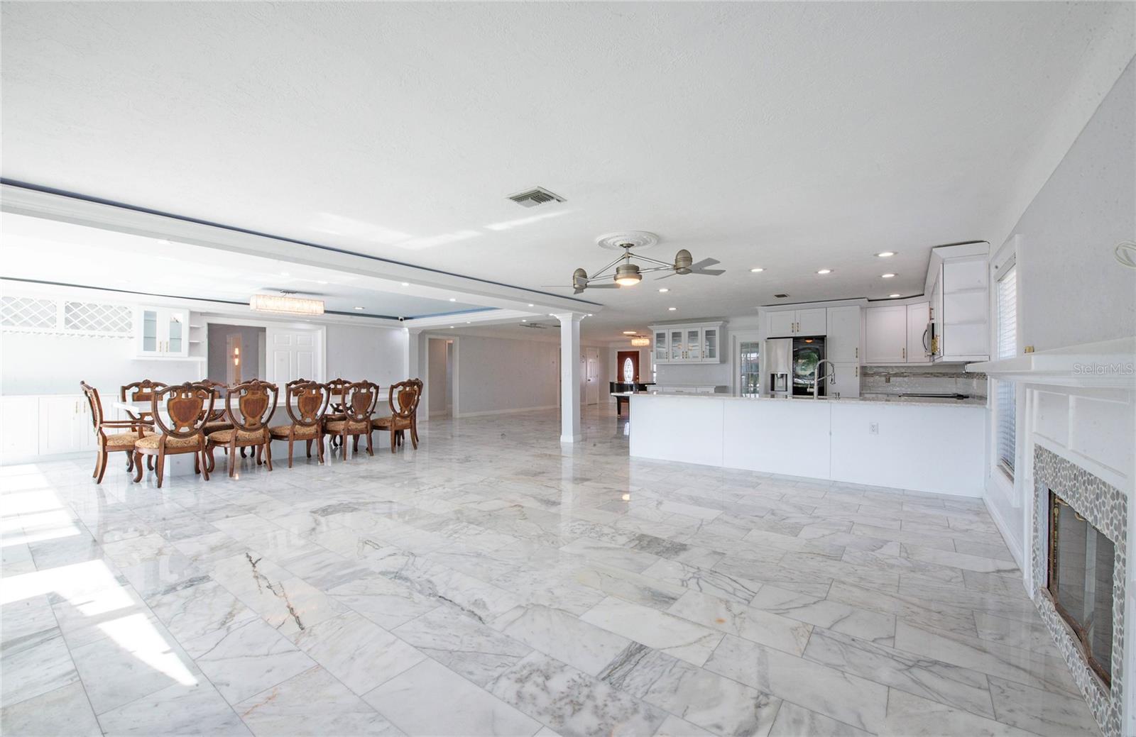 Image 16 of 46 For 551 Crystal Drive