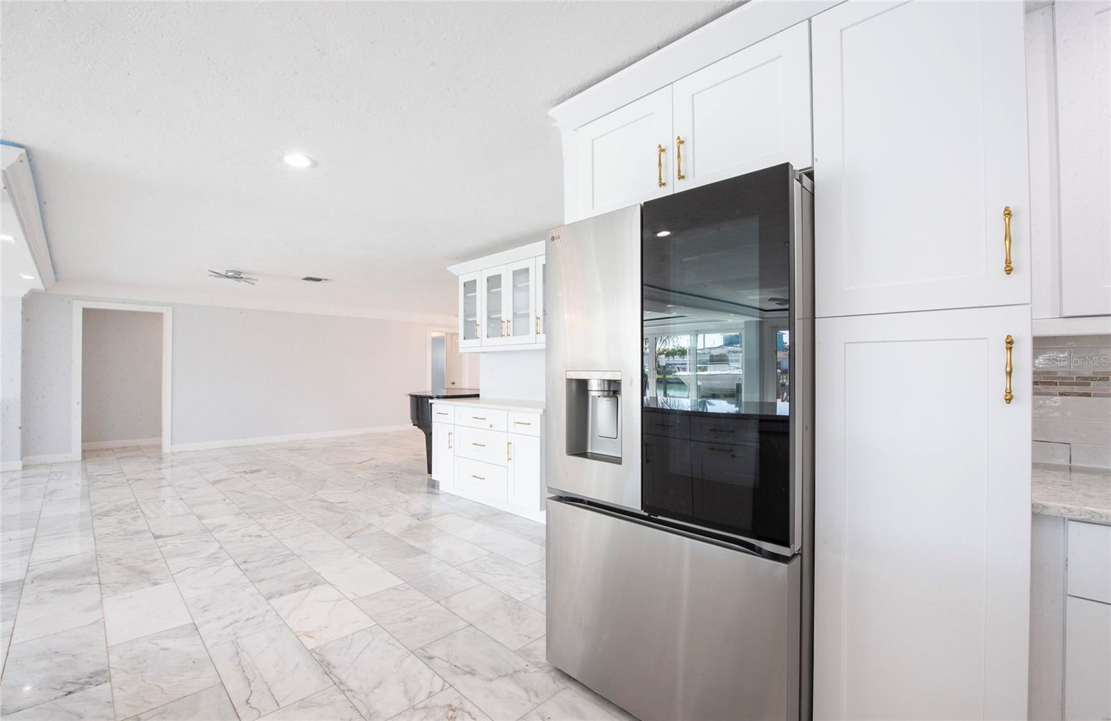 Image 26 of 46 For 551 Crystal Drive