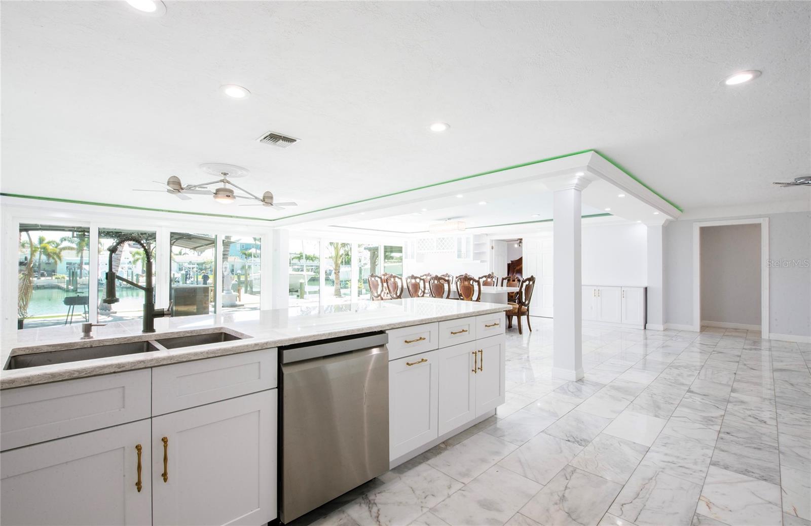 Image 27 of 46 For 551 Crystal Drive