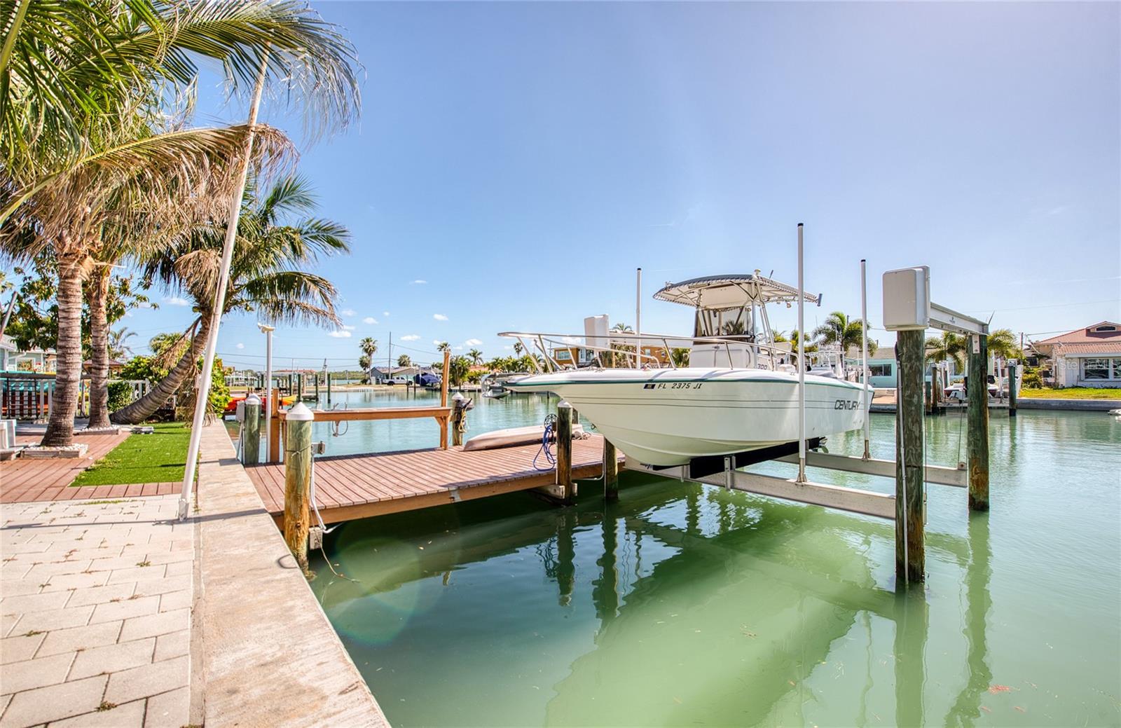 Image 7 of 46 For 551 Crystal Drive