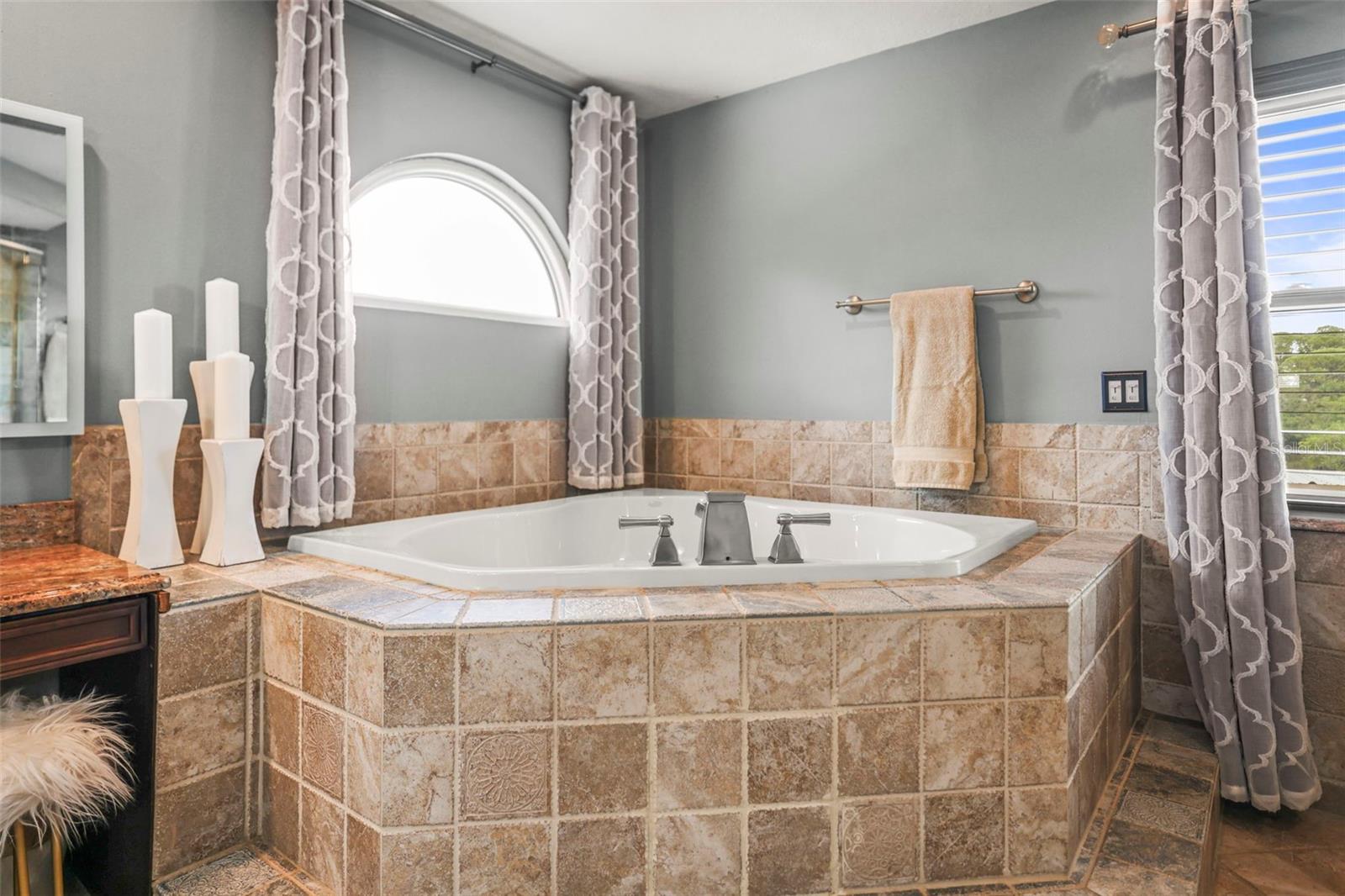 Image 33 of 64 For 412 Orchid Lane