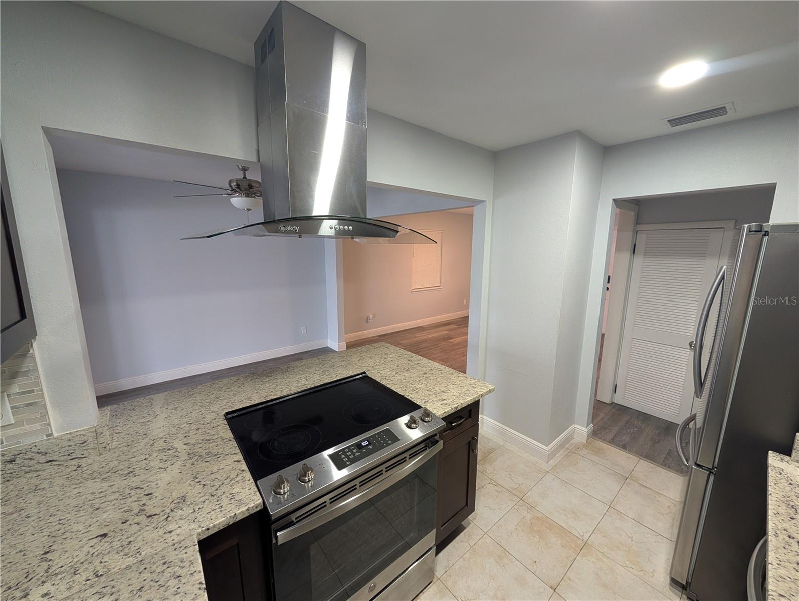 Image 8 of 36 For 7173 Darien Way