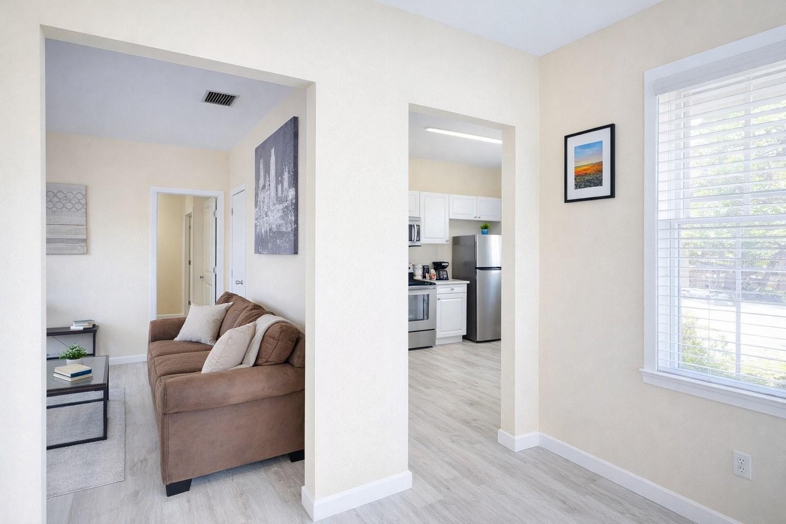 Image 10 of 18 For 501 Magnolia Avenue 3