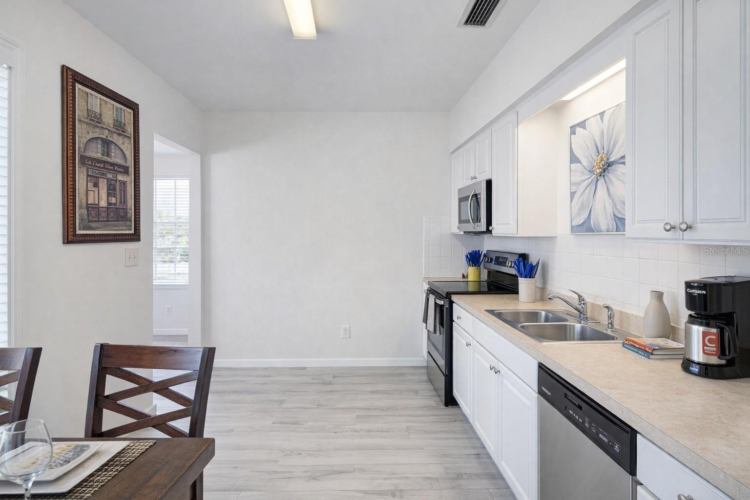 Image 12 of 18 For 501 Magnolia Avenue 3