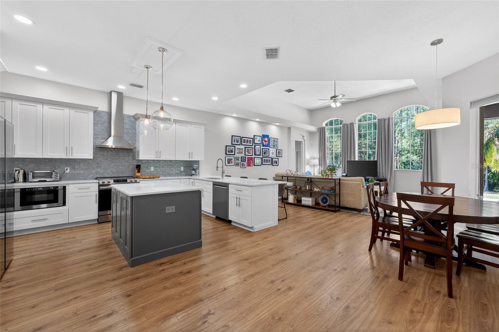 Image 8 of 85 For 8712 Tantallon Circle