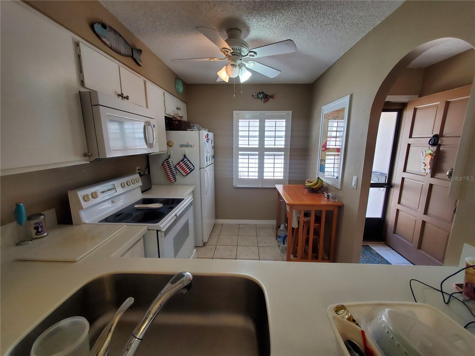 Image 3 of 24 For 1400 Arrowhead Circle W