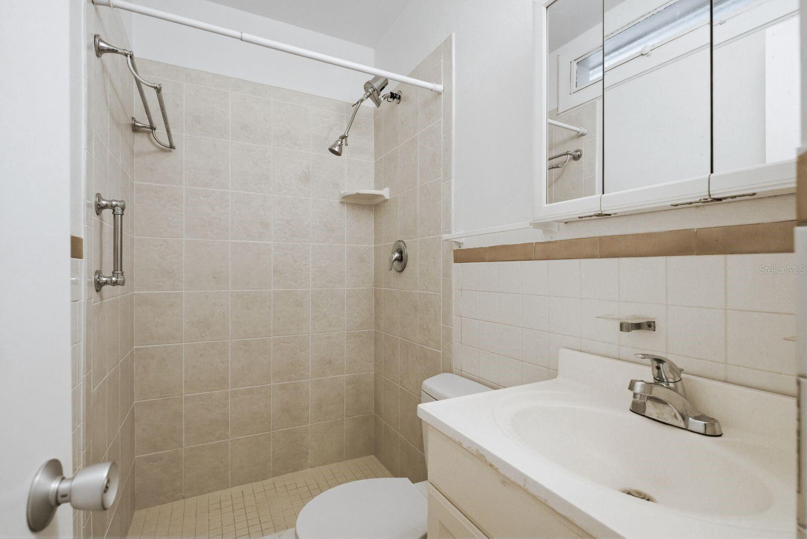 Image 20 of 27 For 5593 40th Avenue N 418