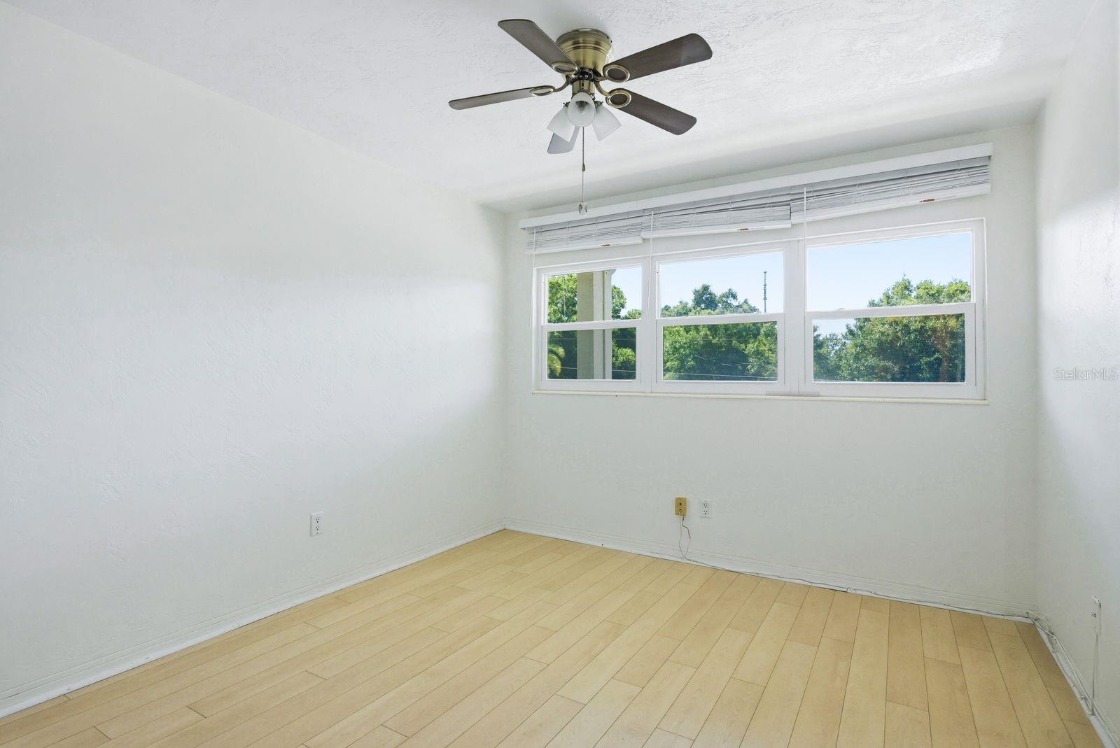 Image 21 of 27 For 5593 40th Avenue N 418