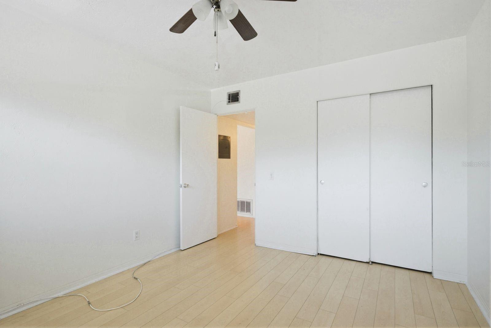 Image 22 of 27 For 5593 40th Avenue N 418