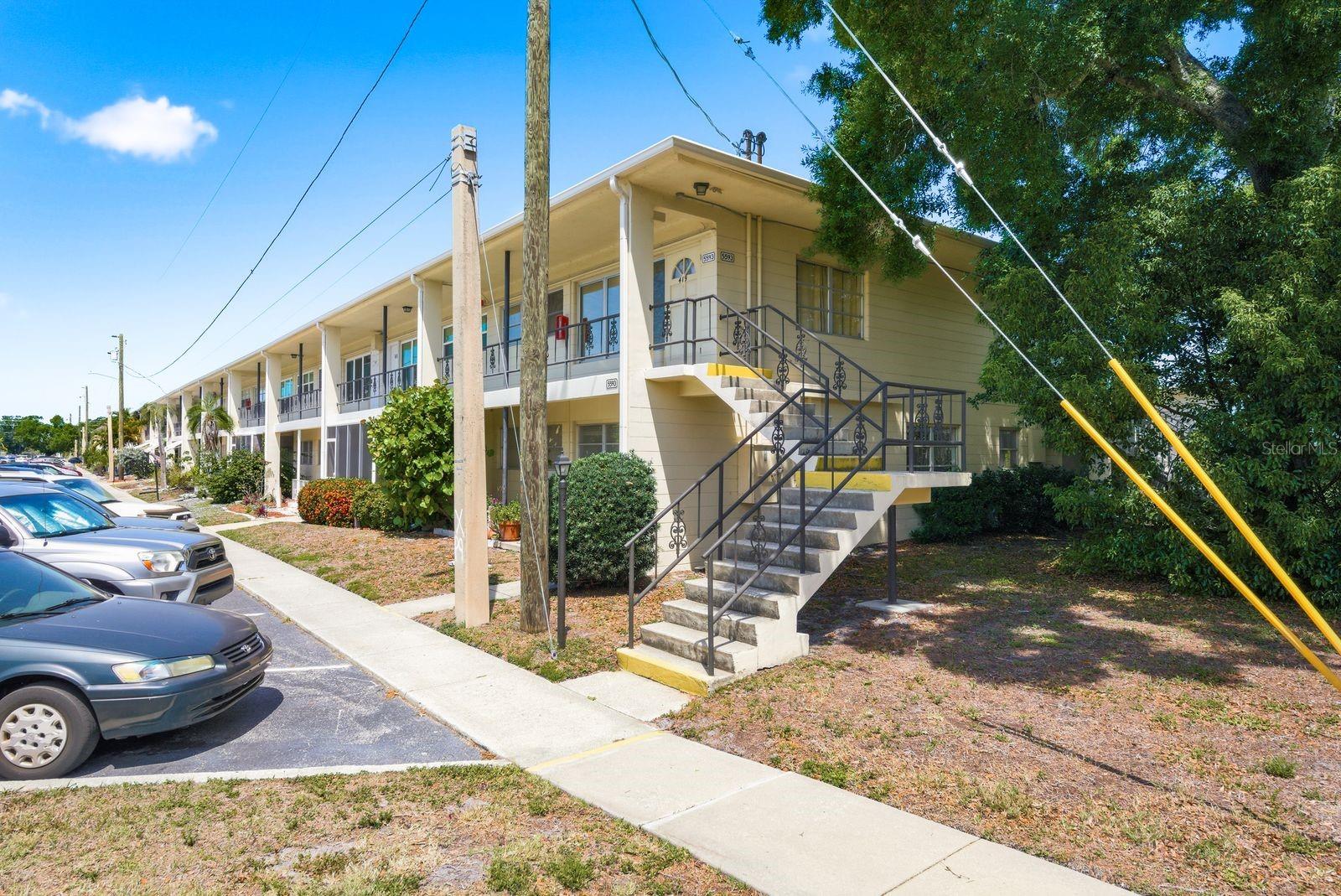 Image 3 of 27 For 5593 40th Avenue N 418