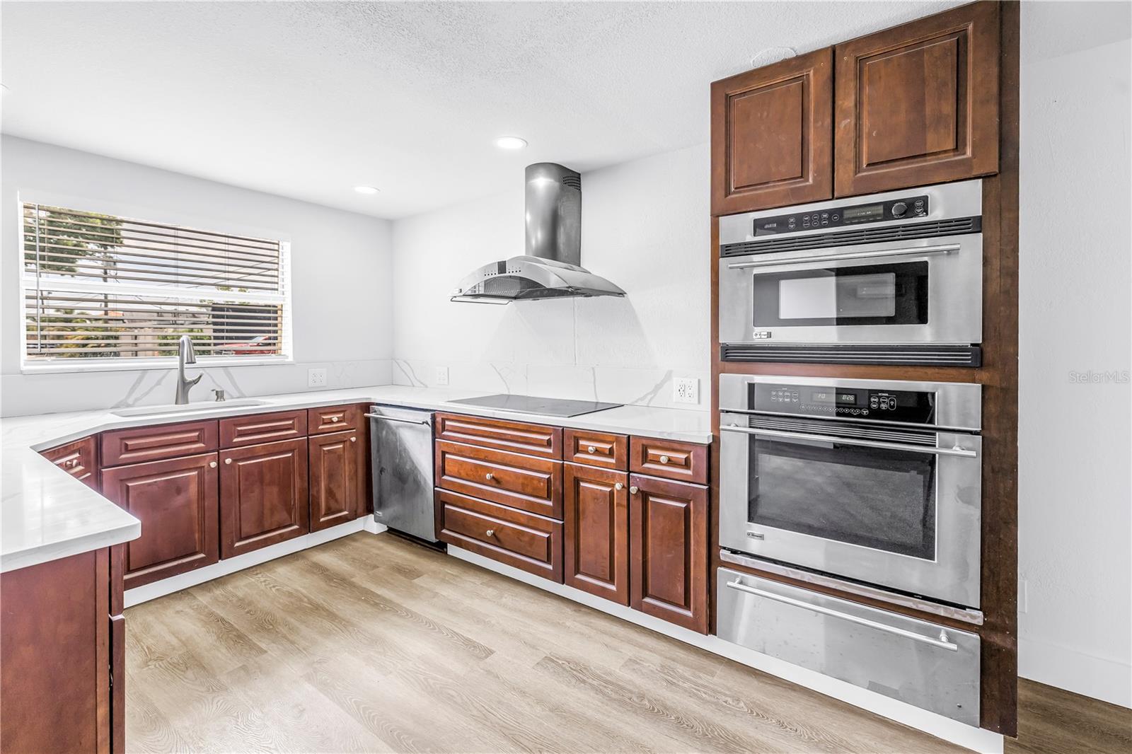 Image 11 of 66 For 110 Monroe Circle N
