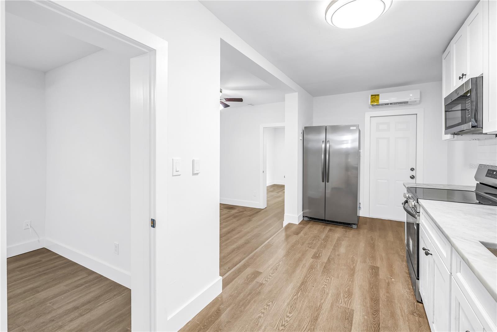 Image 23 of 66 For 110 Monroe Circle N