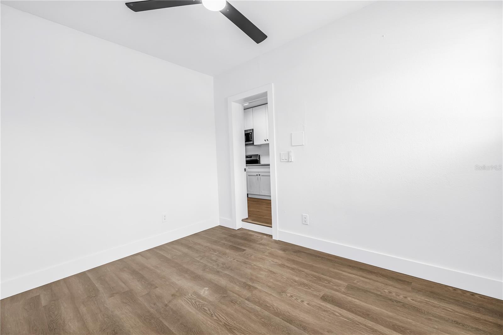 Image 30 of 66 For 110 Monroe Circle N