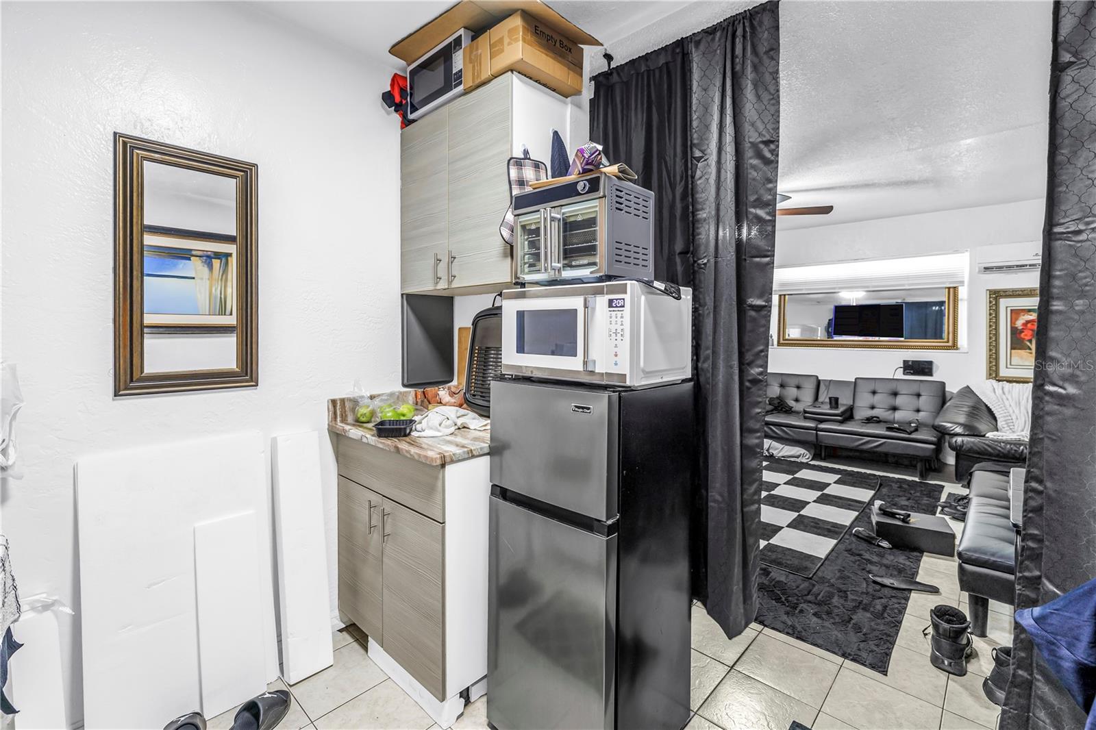 Image 36 of 66 For 110 Monroe Circle N