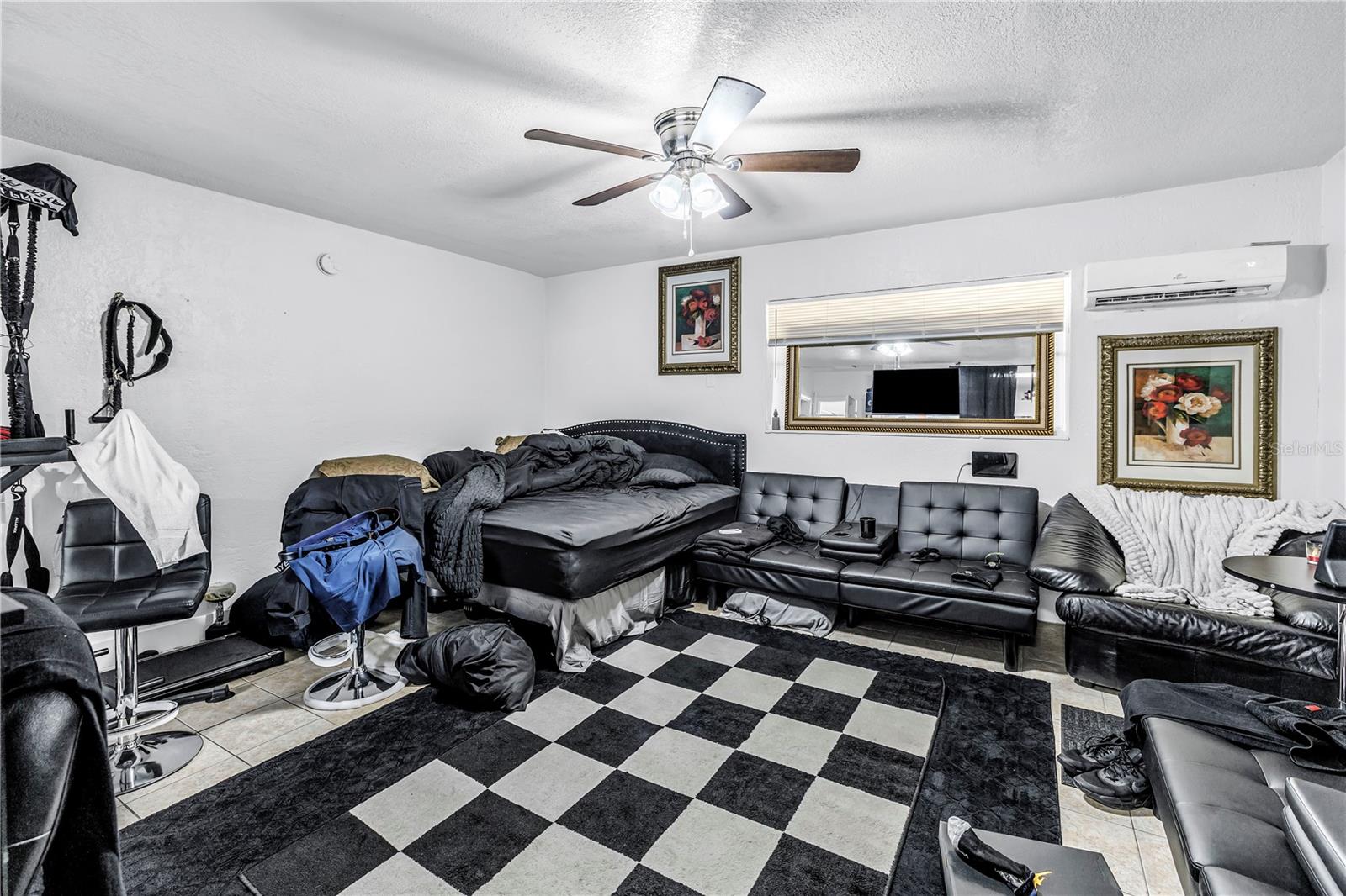 Image 38 of 66 For 110 Monroe Circle N