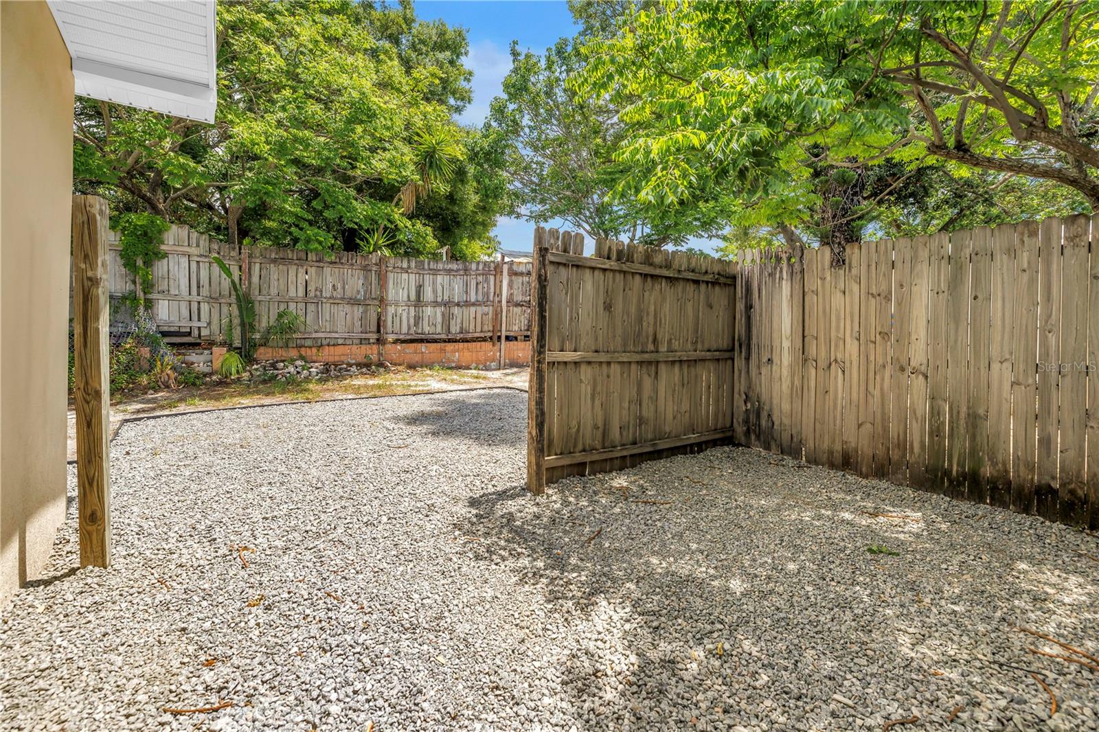 Image 42 of 66 For 110 Monroe Circle N