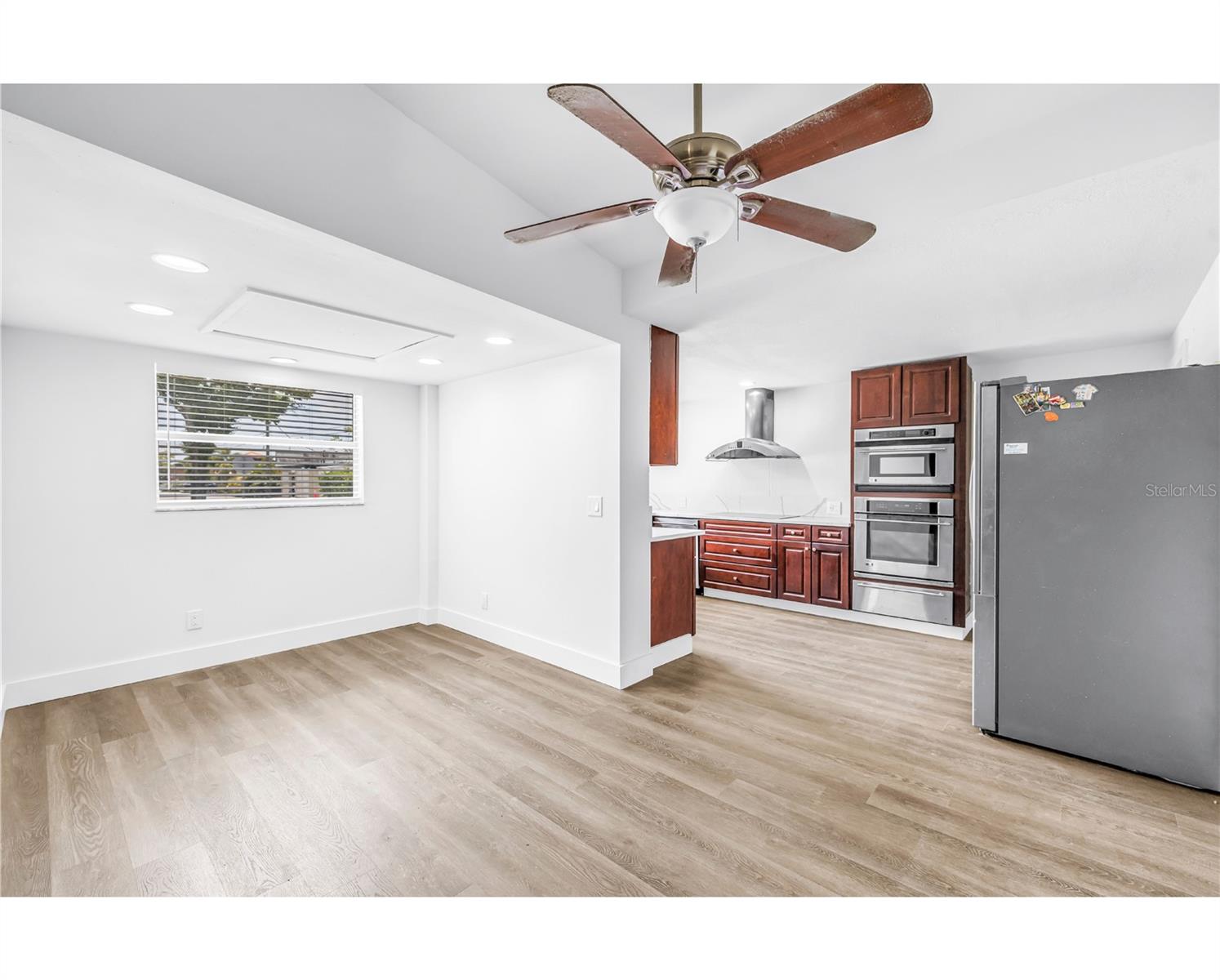 Image 7 of 66 For 110 Monroe Circle N