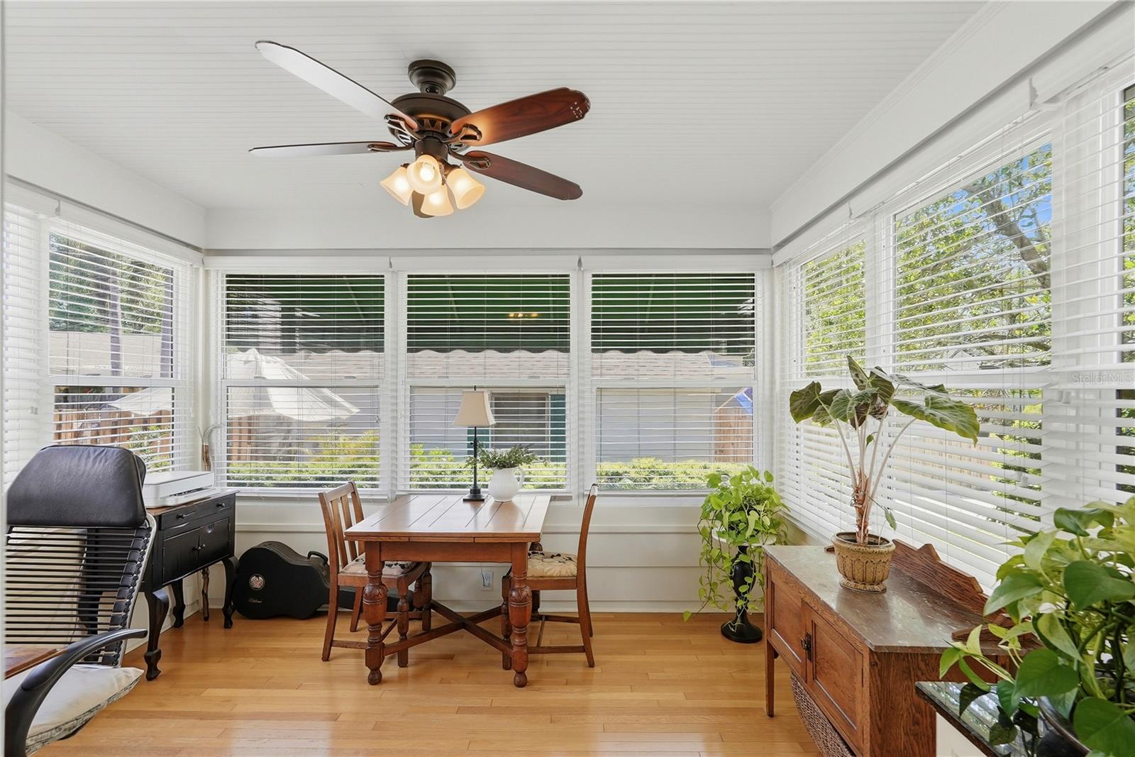 Listing photo id 12 for 1325 24th Avenue N