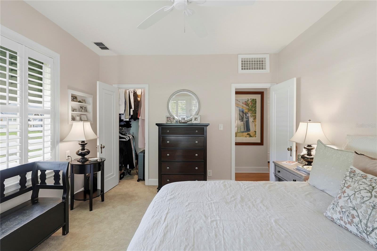 Listing photo id 17 for 1325 24th Avenue N