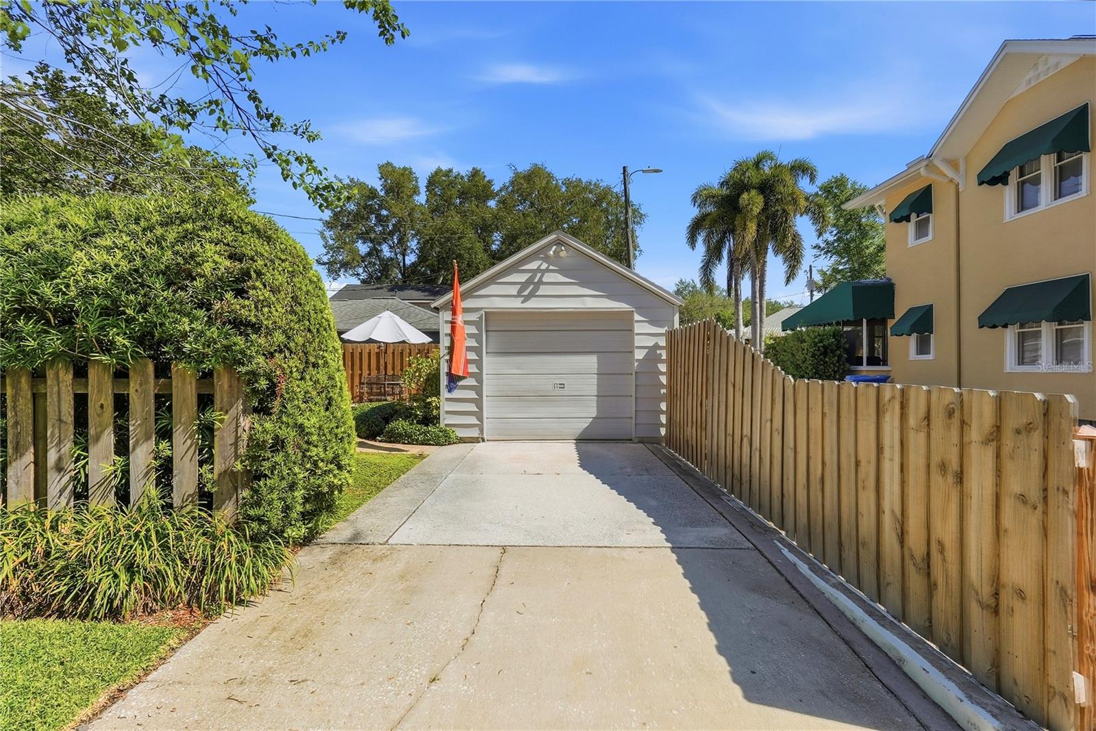 Listing photo id 24 for 1325 24th Avenue N