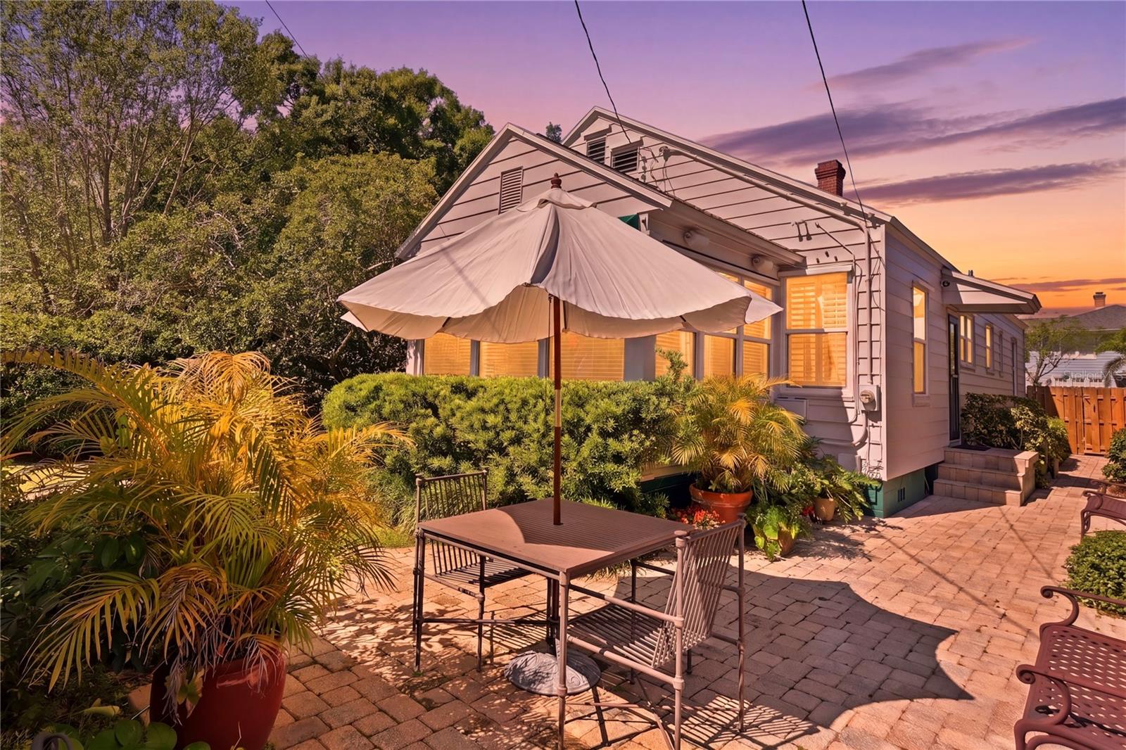 Listing photo id 29 for 1325 24th Avenue N