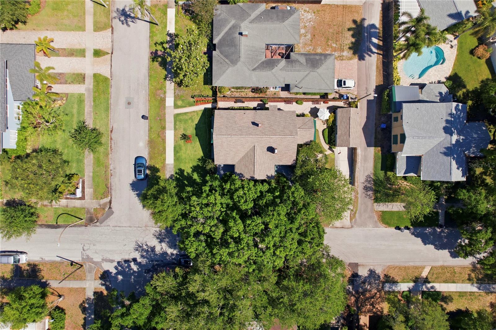 Listing photo id 30 for 1325 24th Avenue N