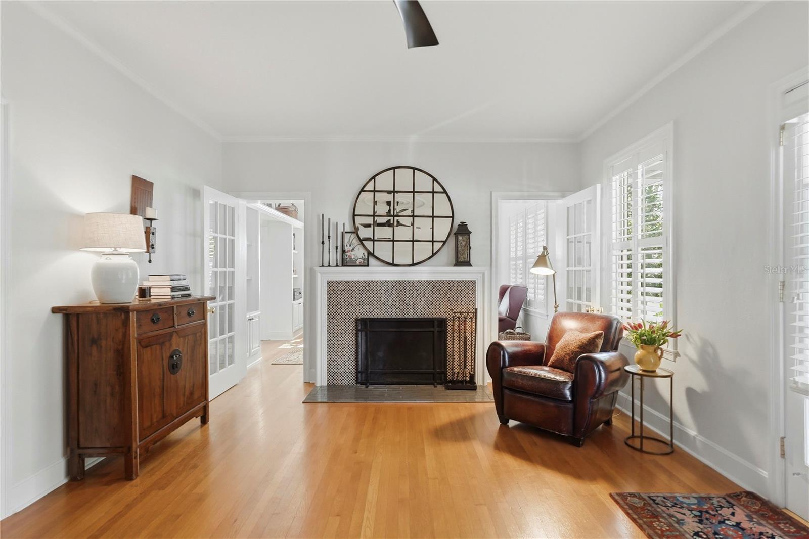 Listing photo id 2 for 1325 24th Avenue N