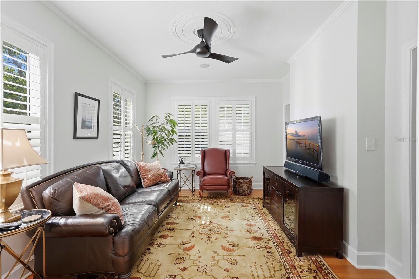 Listing photo id 4 for 1325 24th Avenue N