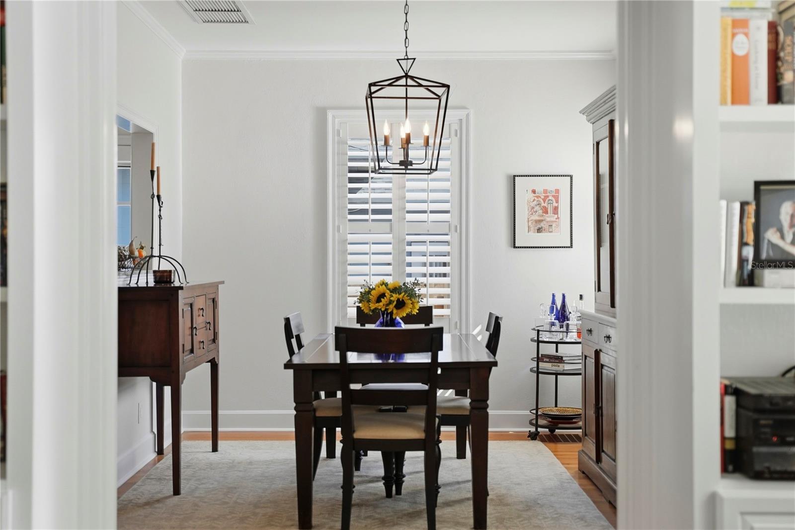 Listing photo id 5 for 1325 24th Avenue N