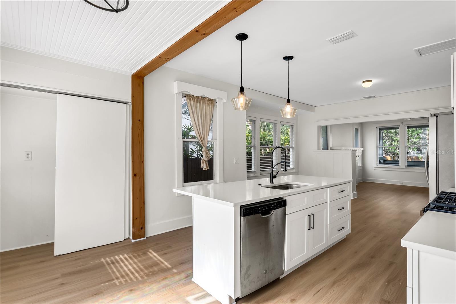 Image 17 of 39 For 1924 3rd Street S