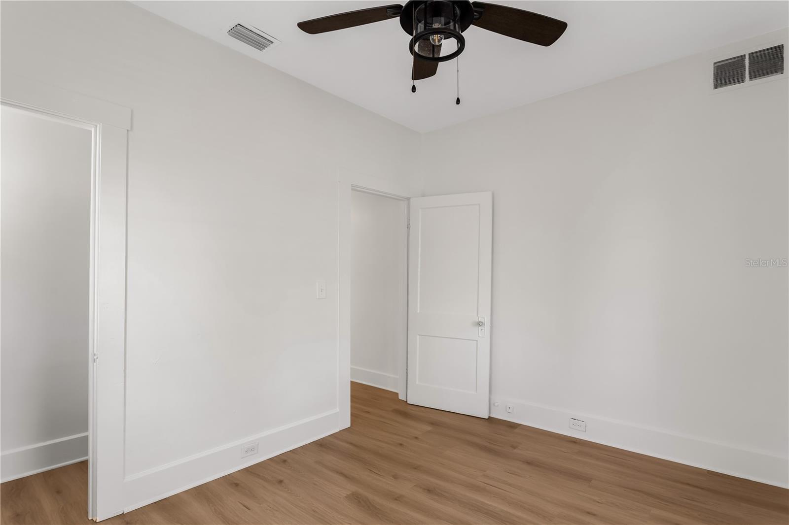 Image 19 of 39 For 1924 3rd Street S