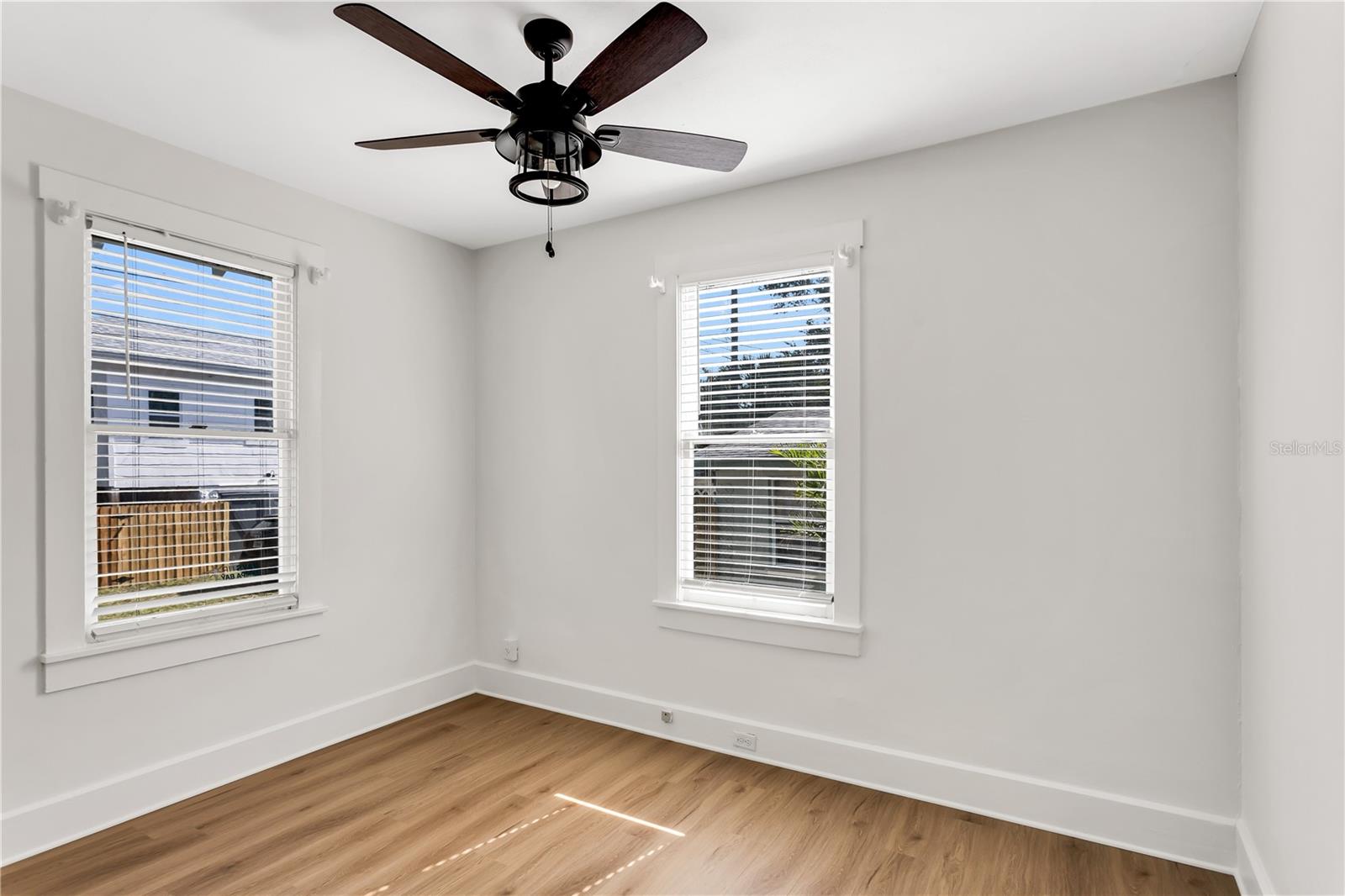 Image 21 of 39 For 1924 3rd Street S