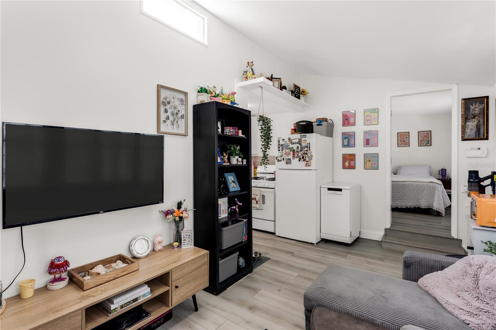 Image 31 of 39 For 1924 3rd Street S