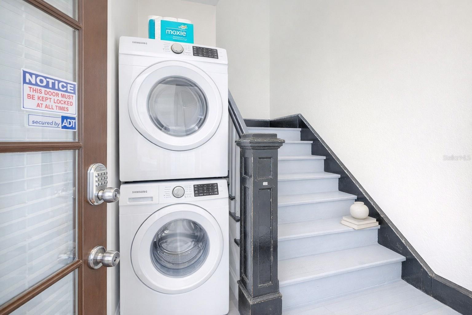 Image 11 of 13 For 501 Magnolia Avenue 4