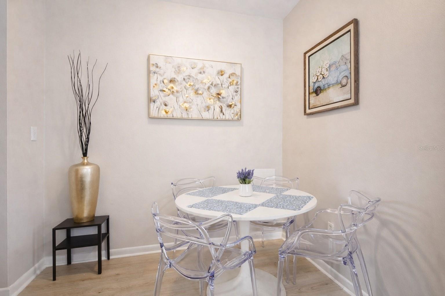 Image 5 of 13 For 501 Magnolia Avenue 4