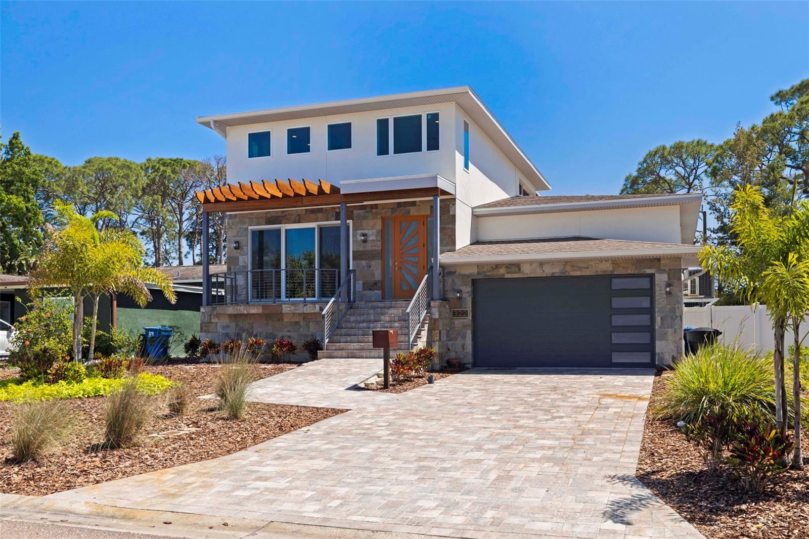 Details for 322 80th Avenue Ne, ST PETERSBURG, FL 33702