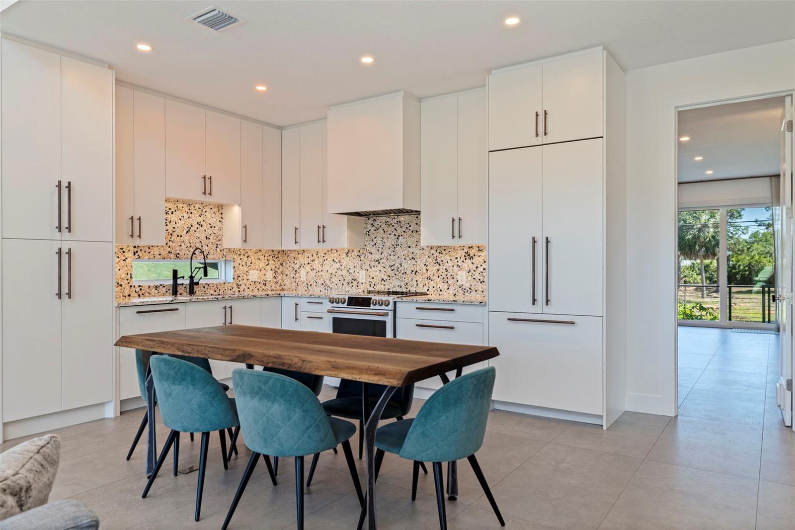 Image 10 of 63 For 322 80th Avenue Ne