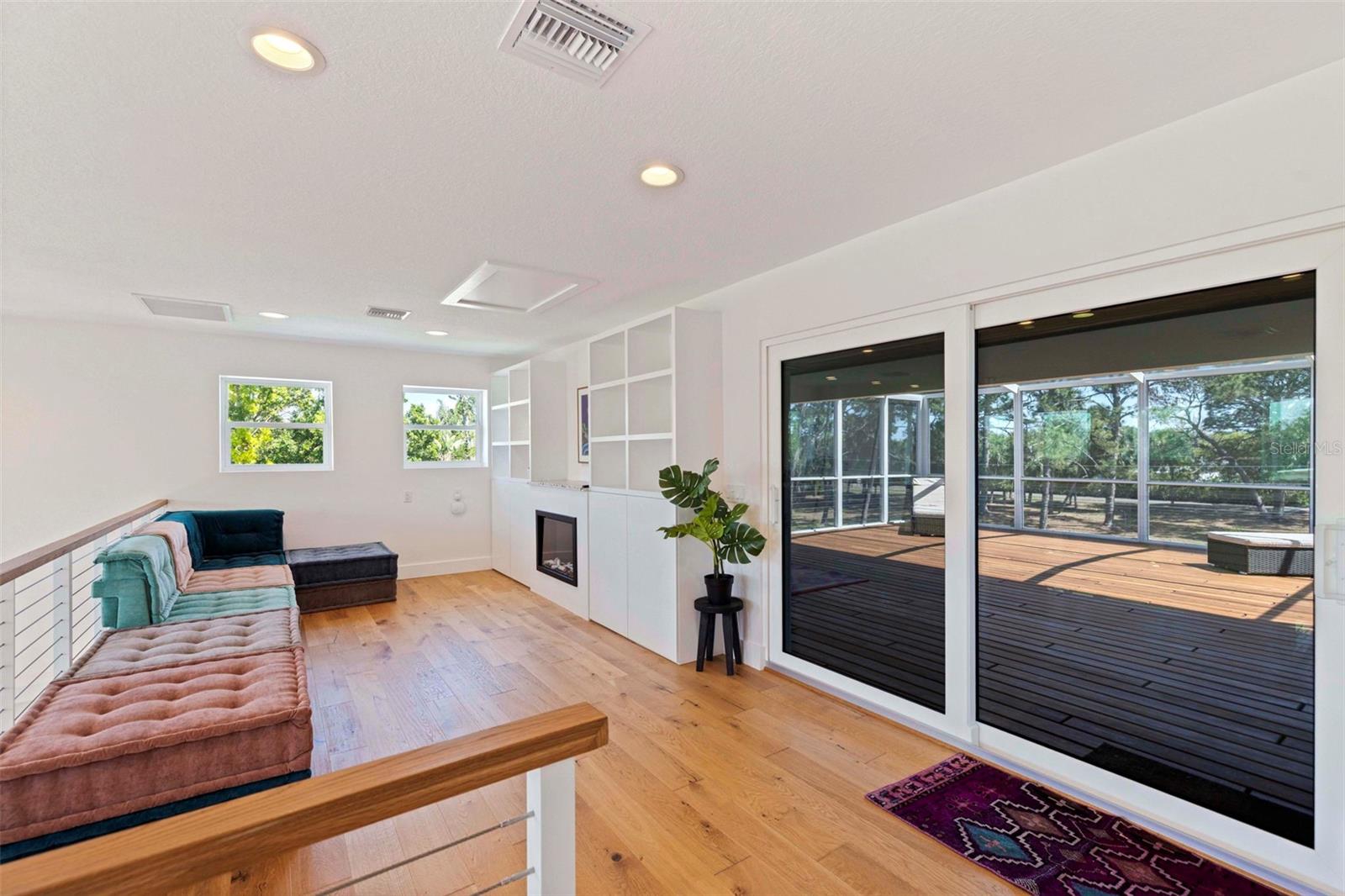 Image 13 of 63 For 322 80th Avenue Ne