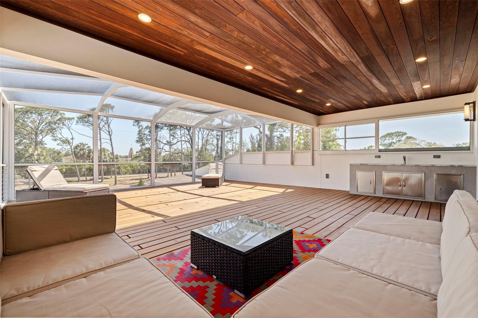 Image 17 of 63 For 322 80th Avenue Ne