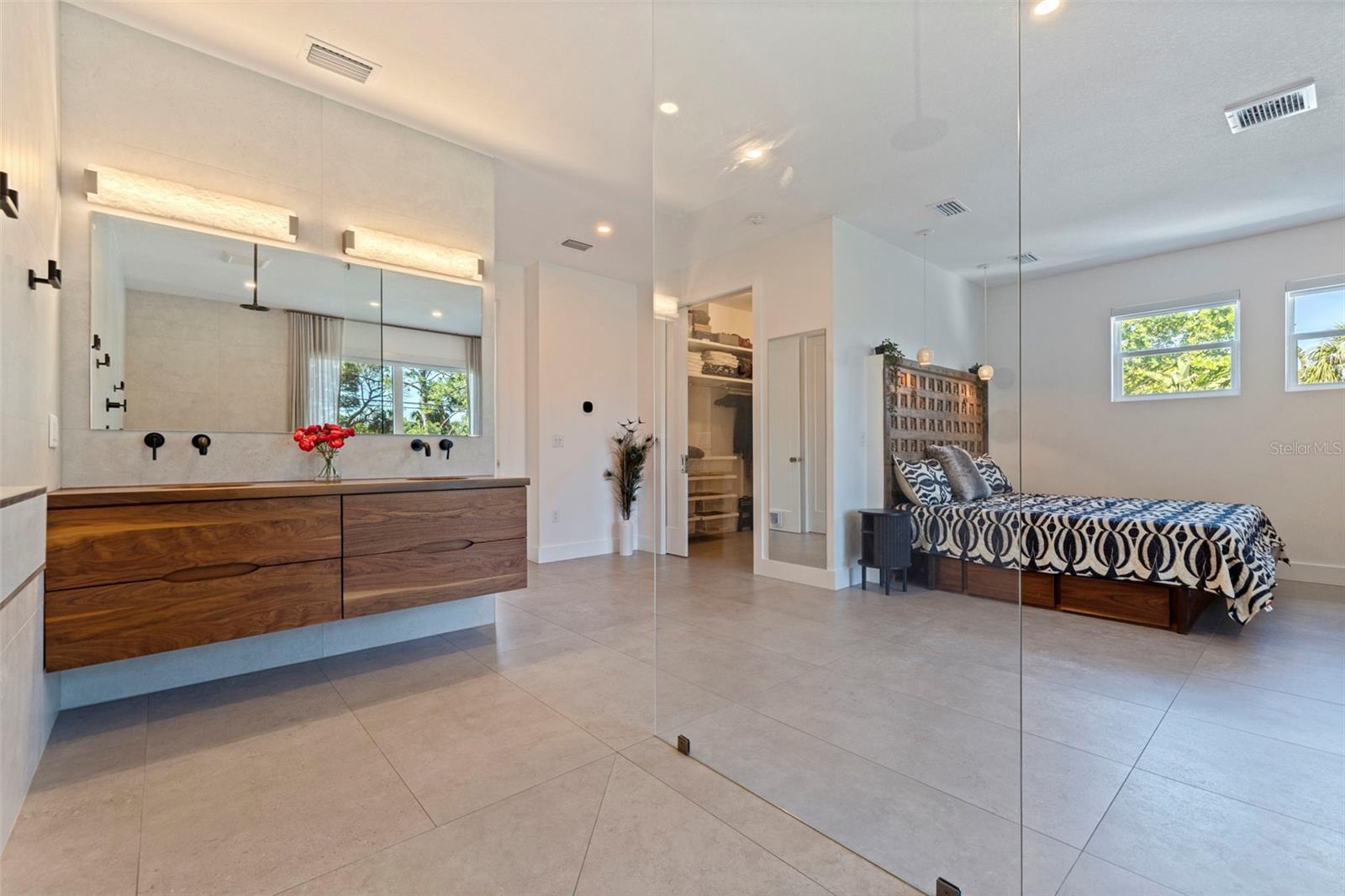 Image 26 of 63 For 322 80th Avenue Ne