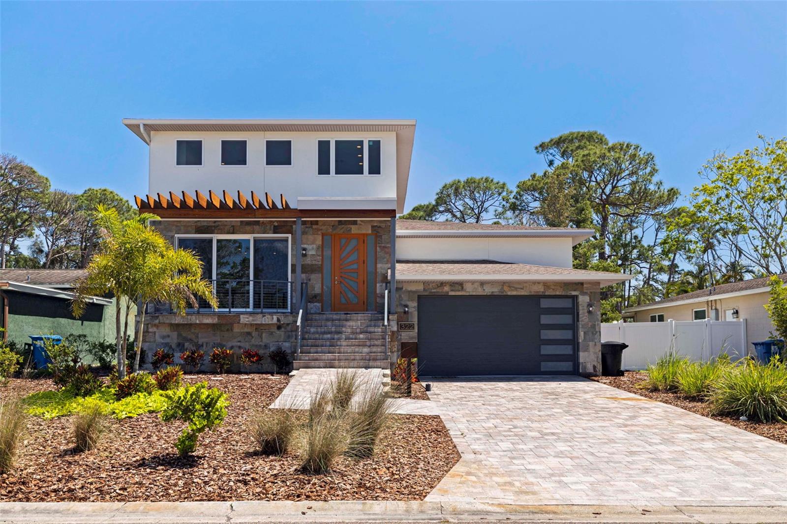 Image 3 of 63 For 322 80th Avenue Ne