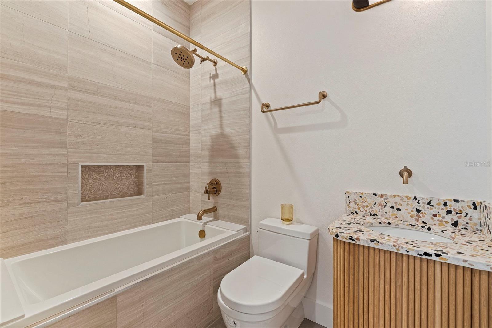 Image 31 of 63 For 322 80th Avenue Ne