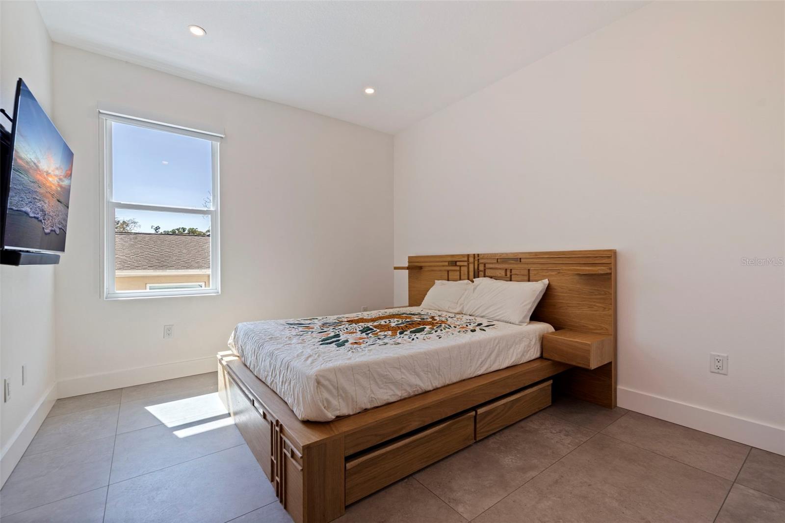 Image 32 of 63 For 322 80th Avenue Ne