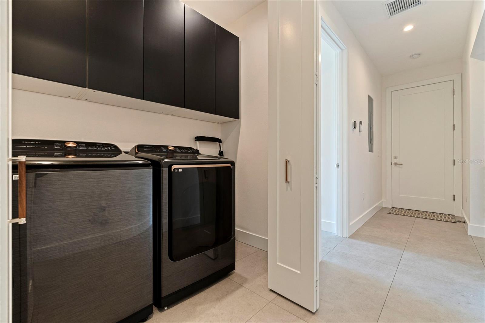 Image 35 of 63 For 322 80th Avenue Ne