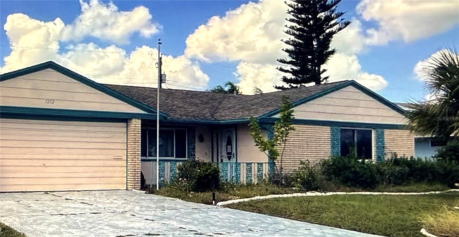 Listing Details for 1202 Desert Hills Drive, SUN CITY CENTER, FL 33573