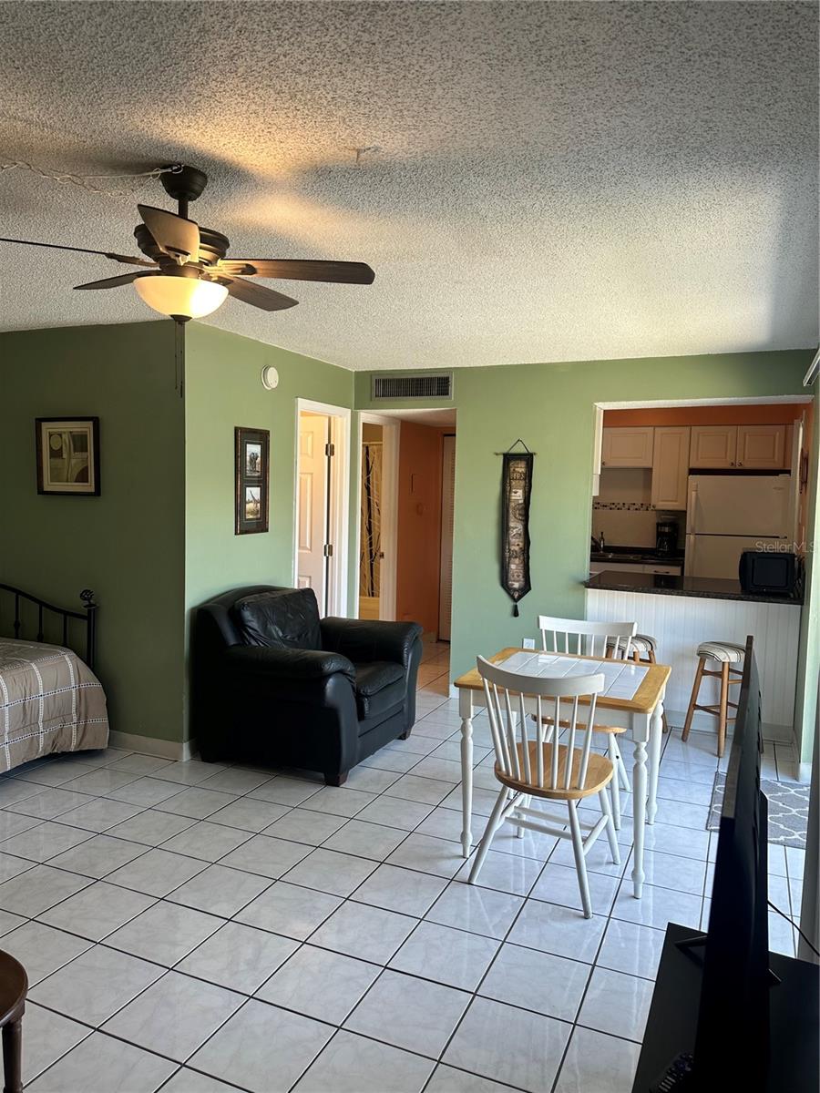 Image 15 of 53 For 4215 Bay Drive 1702a